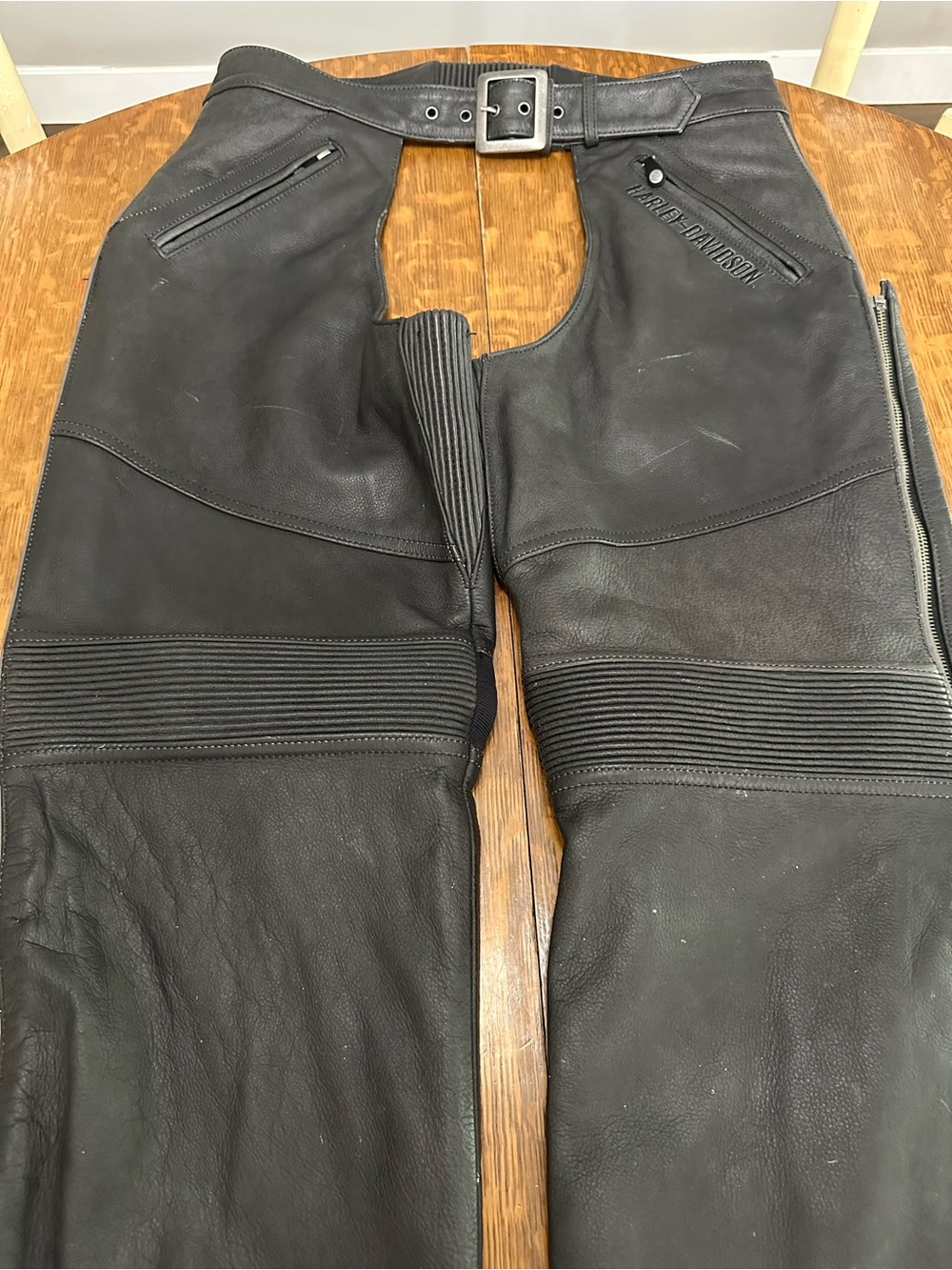 Harley Davidson Deluxe Leather Chaps (Men’s) - Picture 2 of 16